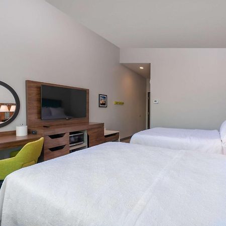 Hampton Inn Riverside March Air Force Base, Ca Екстер'єр фото